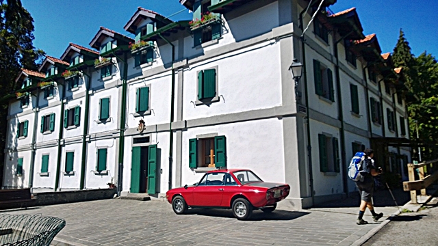 5-davanti-all-hotel-granduca-a-campigna.jpg