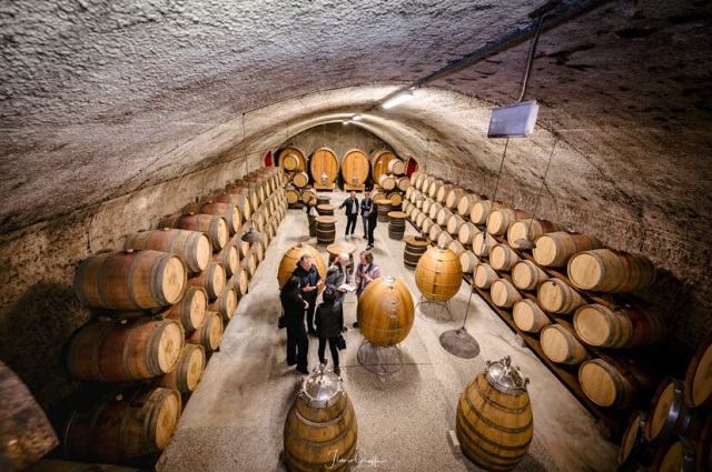 3-la-splendida-barricaia-delle-cantine-foto-flavio-graffi.jpg