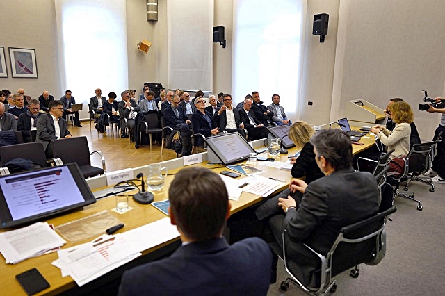 pubblico-da-spinelli-conferenza-coordinamento-provinciale-produttivita-e-competitivita_imagefullwide.jpg