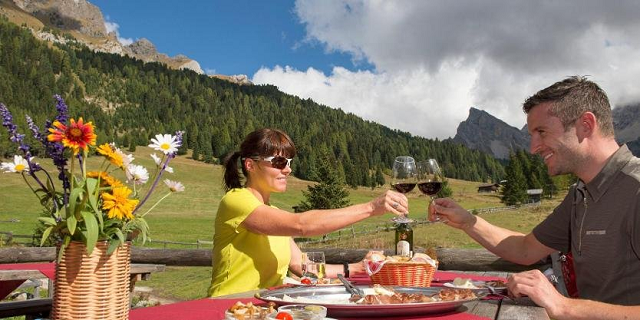 6-il-vino-se-bevuto-con-moderazione-durante-i-pasti-non-fa-male.jpg