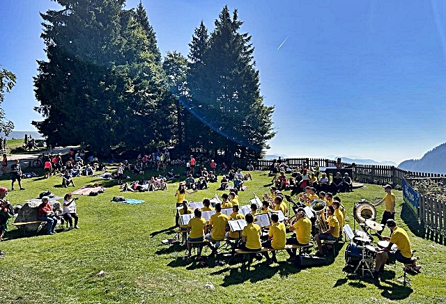 bande-in-grotta-4.jpg