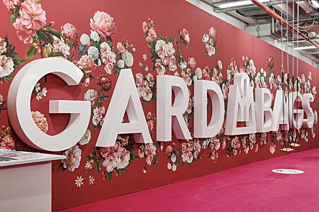expo-riva-schuh-e-gardabags-06_imagefullwide.jpg