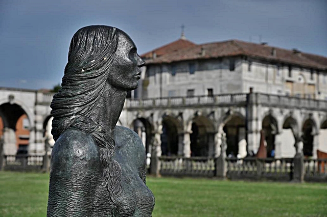 lucchi-sculture-in-acqua-2.jpg
