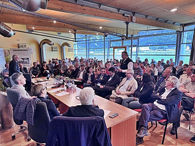 allevatori-momento-di-dibattito.JPG
