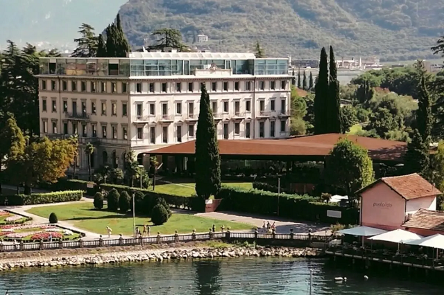 11-il-maestoso-lido-palace-luxury-hotel-di-riva-del-garda-con-il-ristorante-zefiro.jpg