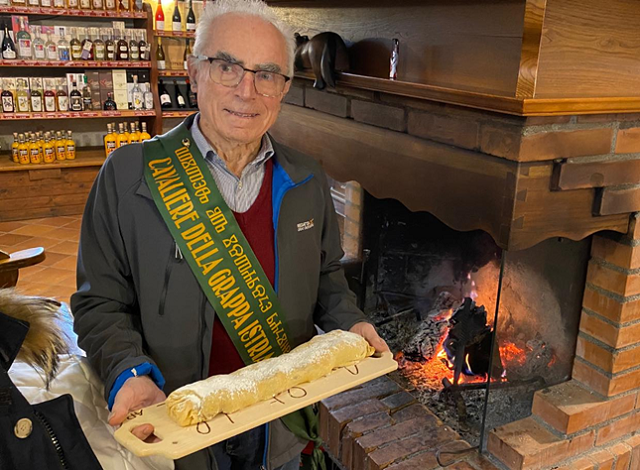 2-arrigo-pisoni-92-anni-il-patriarca-cavaliere-del-vino-santo-e-della-grappa.jpg