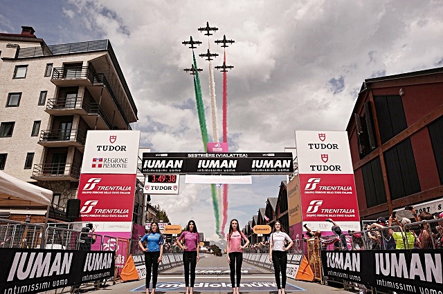 frecce-tricoliri-alla-20esima-tappa-del-giro.jpg