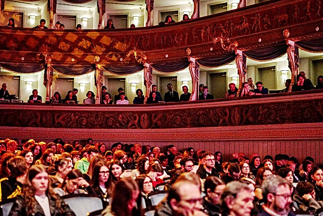 il-futuro-di-gaza-nella-foto-pubblico-in-sala_imagefullwide.jpg
